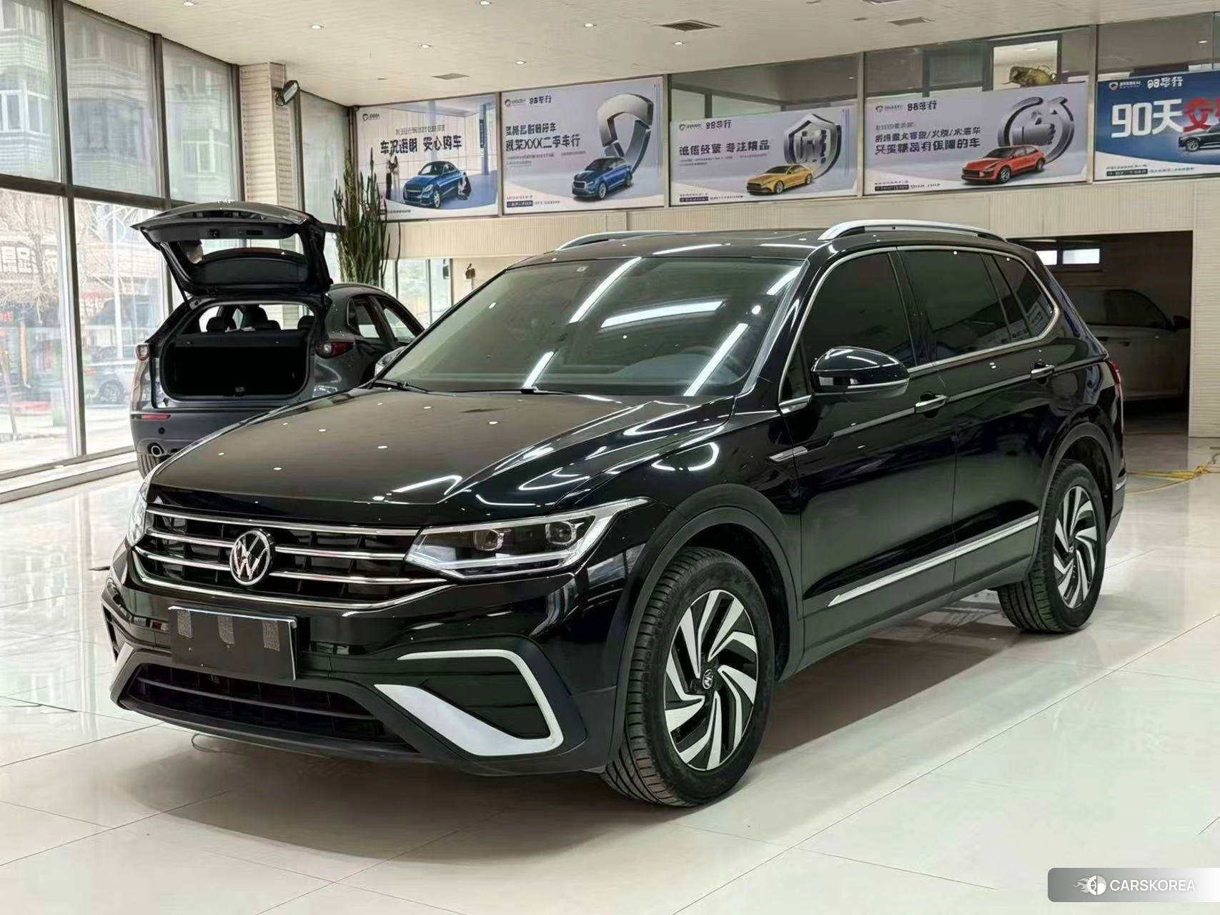 Volkswagen Tiguan L id 4510355 из Китая 12