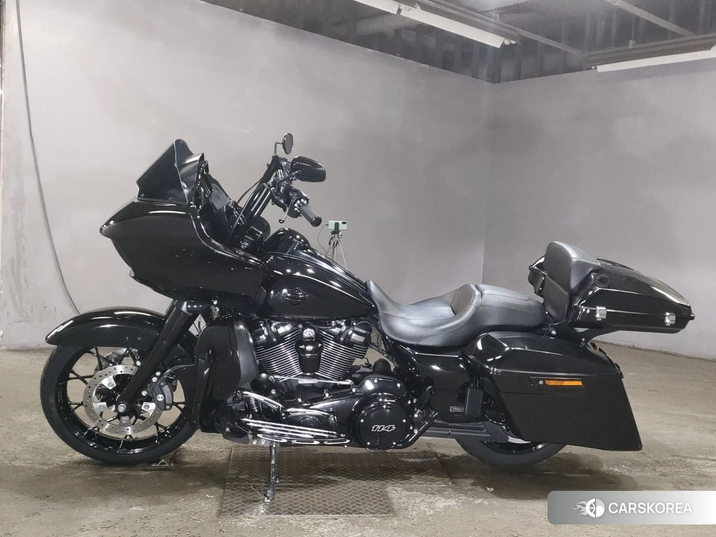 Проданный Harley-Davidson Road Glide FLTRXS1870 2020 из Японии