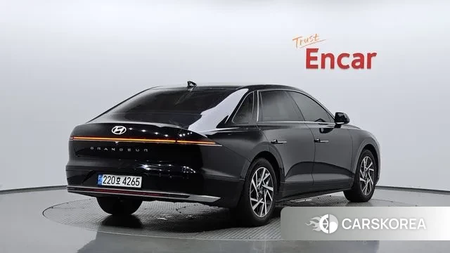 Hyundai Grandeur (GN7) id 2900401 из Кореи 12