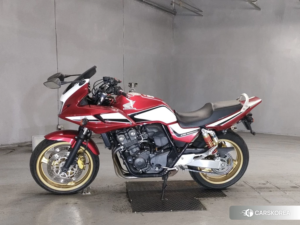 Проданный Honda CB400SF BOLDOR 2013 из Японии, фото 2