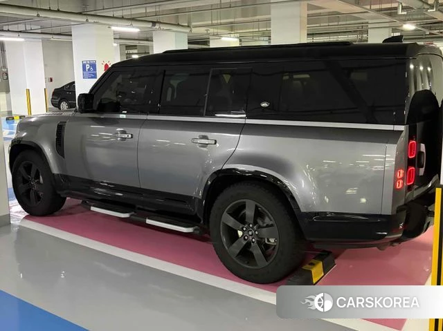 Land Rover Defender (L663) 2023 Серебристо-серый из Кореи, фото 2