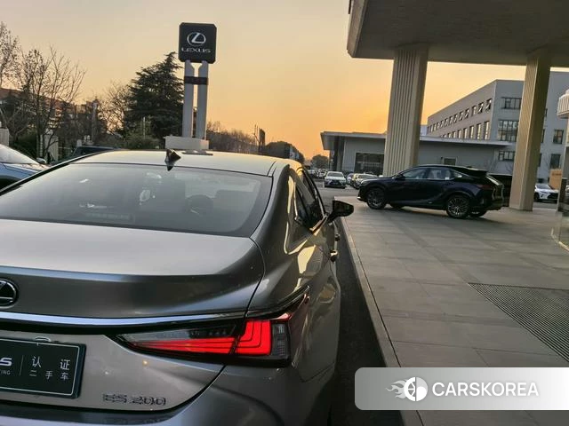 Lexus ES id 4290404 из Китая 8