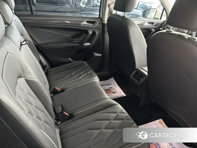 Volkswagen Tiguan L 2021 Белый из Китая, фото 2