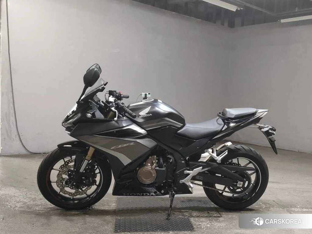 Проданный Honda CBR400R 2022 из Японии, фото 2