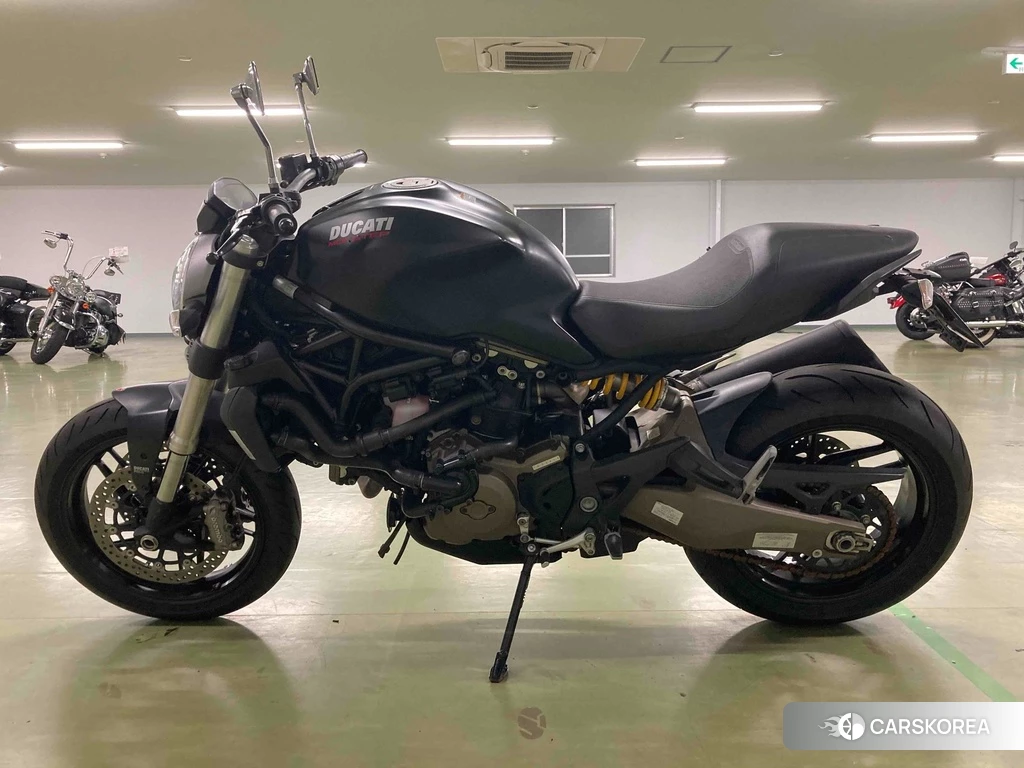 Проданный Ducati MONSTER 821 2015 из Японии, фото 2