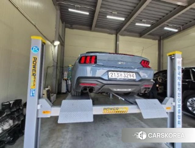 Ford Mustang 7th Generation 2024 Синий из Кореи, фото 2
