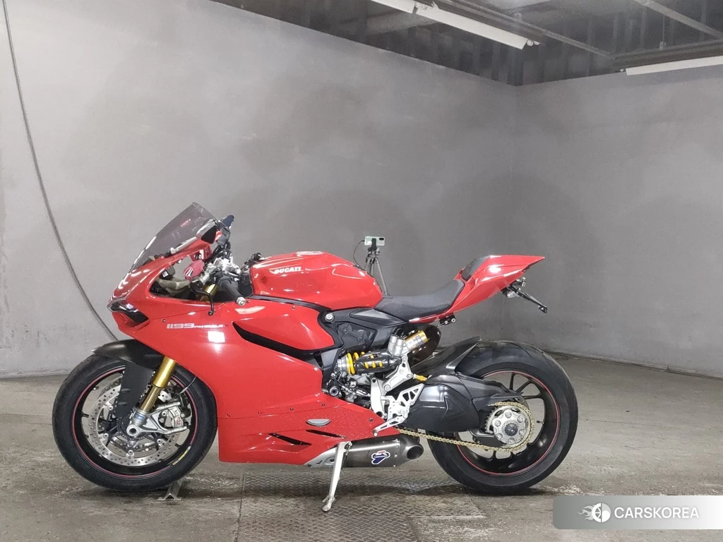 Проданный Ducati 1199 PANIGALE S 2013 из Японии, фото 2