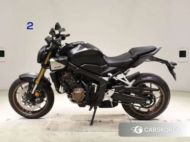 Honda CB650R E-CLUTCH 2026 из Японии