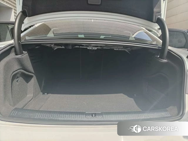 Audi A4L id 4290716 из Китая 7
