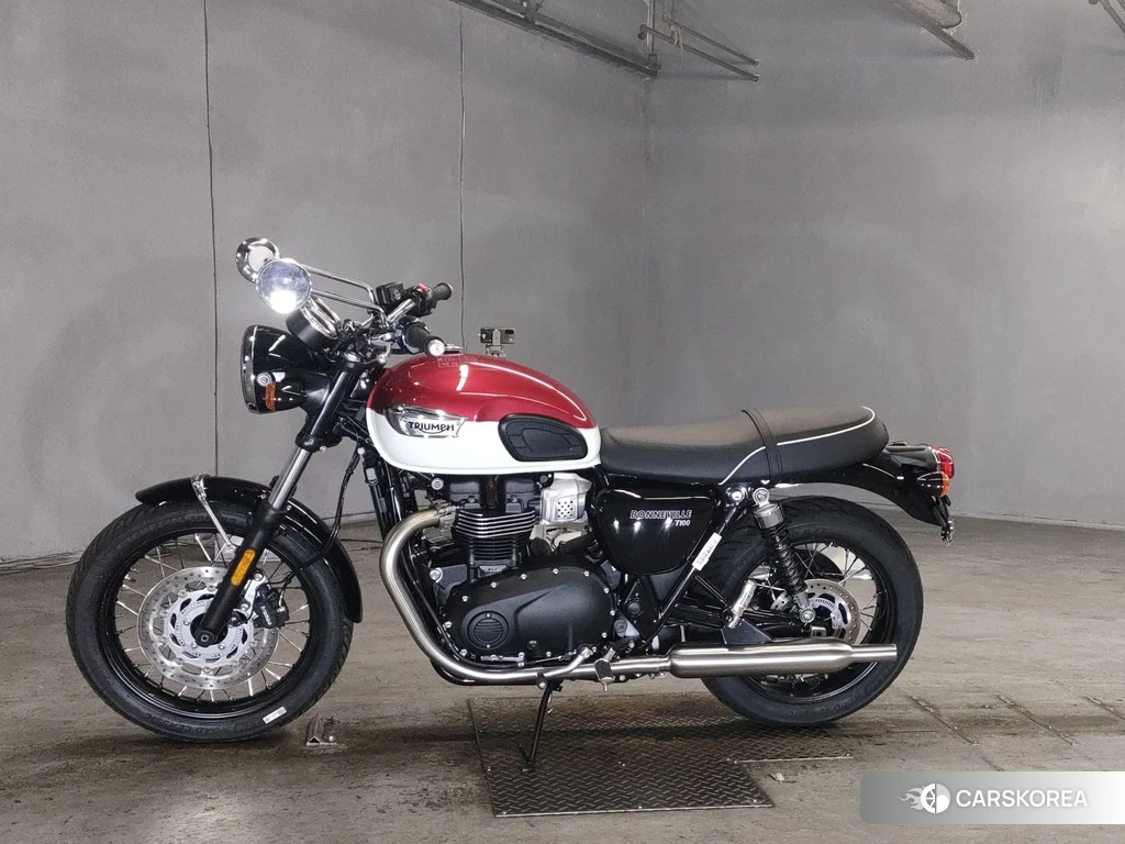 Проданный Triumph BONNEVILLE T100 2024 из Японии, фото 2