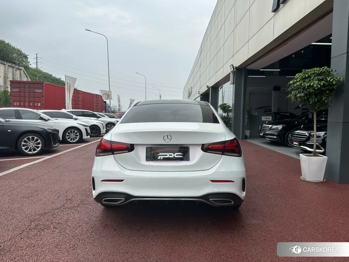 Mercedes-Benz Class A 2022 Белый из Китая, фото 2