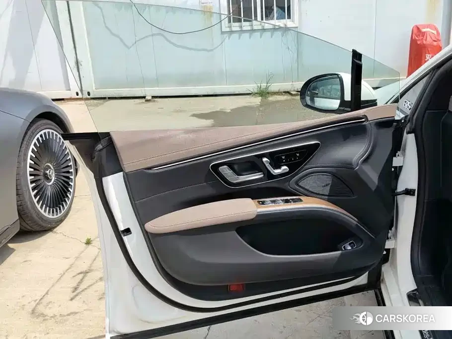 Mercedes-Benz EQS 2024 Белый из Китая, фото 2