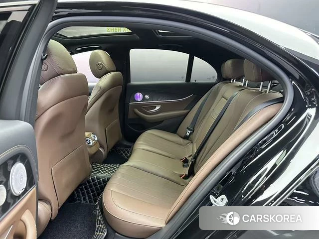 Mercedes-Benz E-class (imported) 2022 Черный из Китая, фото 2
