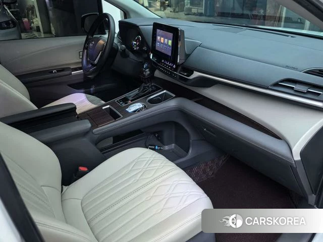 Toyota Saina id 4274595 из Китая 7
