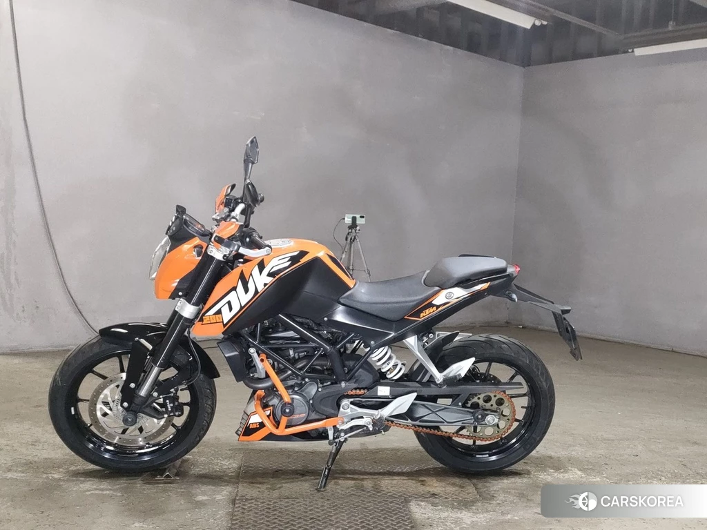 Проданный KTM 200 DUKE 2013 из Японии, фото 2
