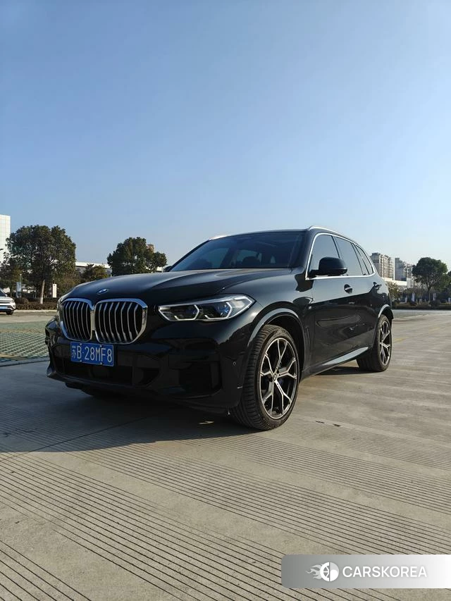 BMW X5 (imported) 2022 Черный из Китая, фото 2