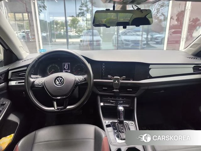 Volkswagen Bora 2022 Белый из Китая, фото 3