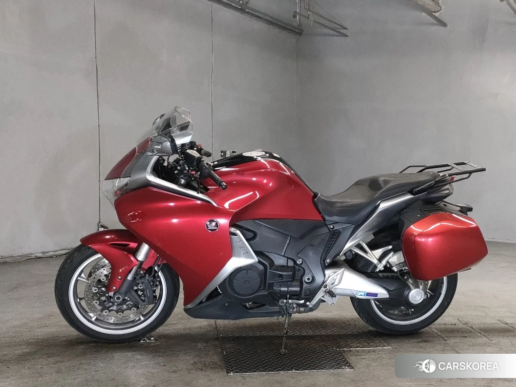 Проданный Honda VFR1200F 2010 из Японии, фото 2