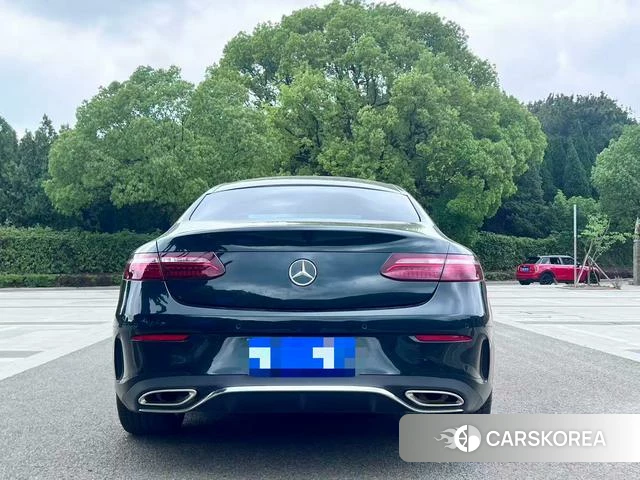 Mercedes-Benz E-class (imported) 2023 Зеленый из Китая, фото 2