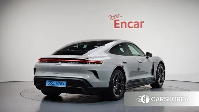 Porsche Taycan id 3080901 из Кореи 12