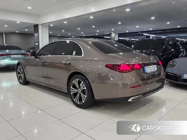 Mercedes-Benz E-Class W214 id 3689361 из Кореи 8