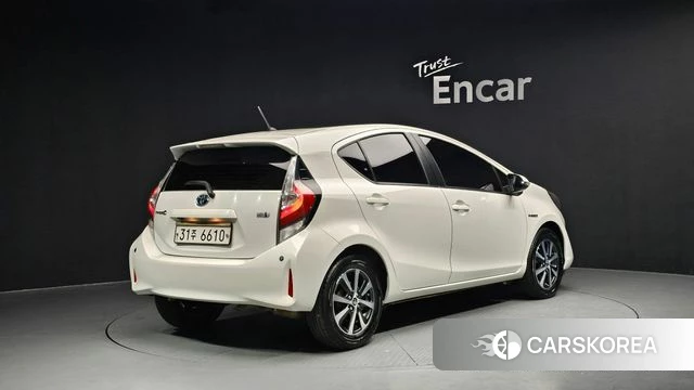 Toyota Prius C id 3966429 из Кореи 12