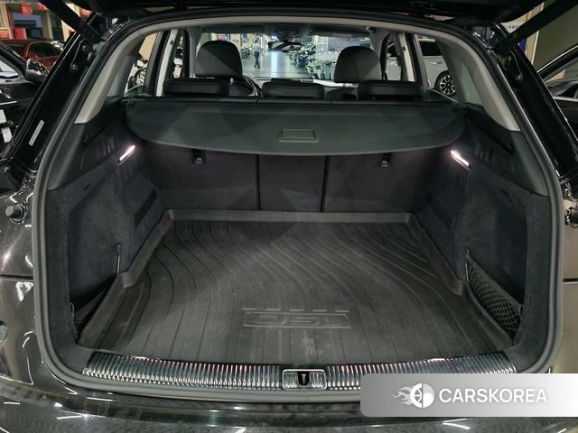 Audi Q5L 2021 Черный из Китая, фото 3