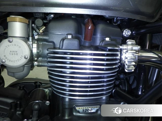 Engine photo