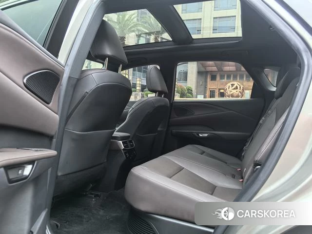 Lexus RX 2023 Серебристо-серый из Китая, фото 2