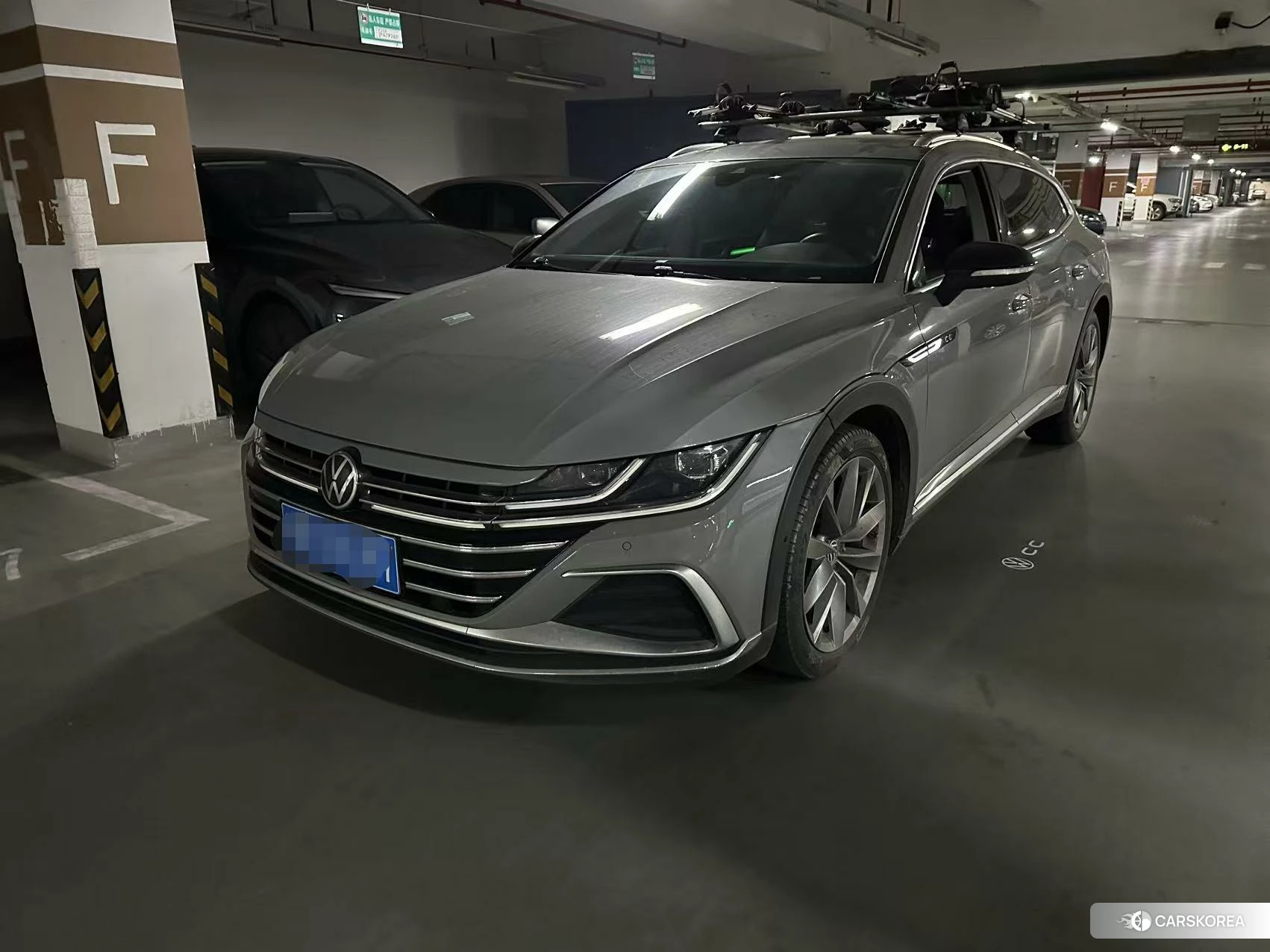 Volkswagen CC 2022 Темно-серый из Китая, фото 3