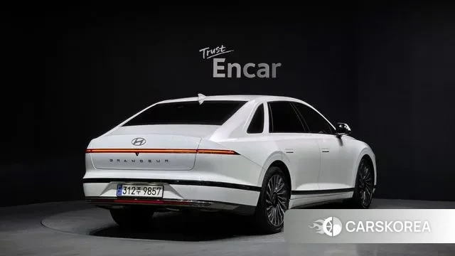 Hyundai Grandeur (GN7) id 3614741 из Кореи 12