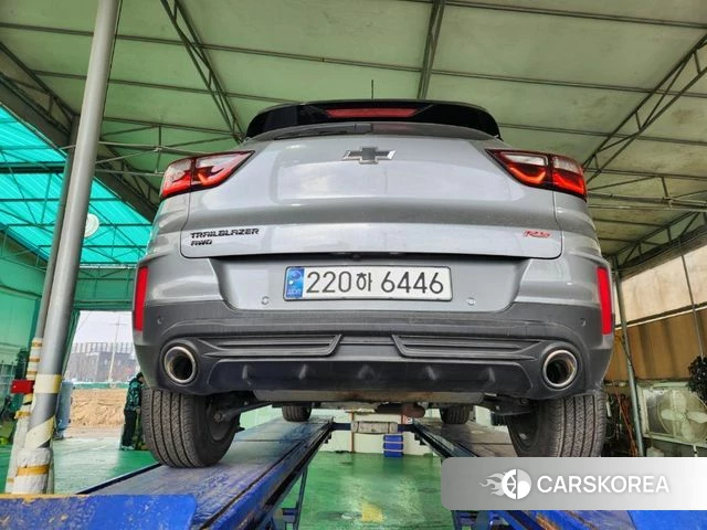 Chevrolet (GM Daewoo) The New Trail Blazer 2024 Серебристо-серый из Кореи, фото 2