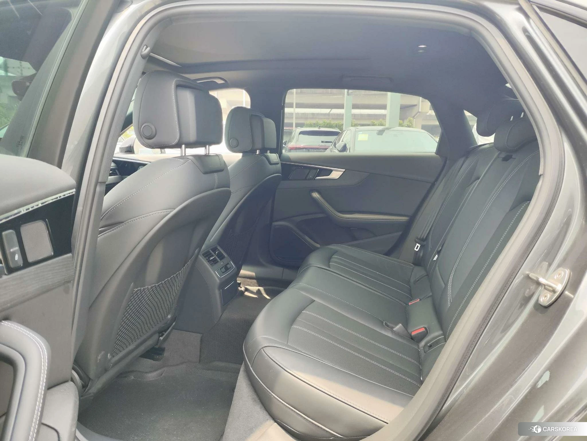 Audi A4L id 4515039 из Китая 7