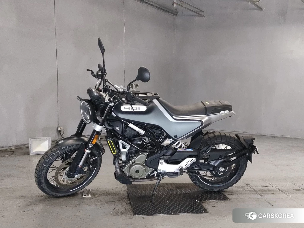 Проданный Husqvarna SVARTPILEN 401 2020 из Японии
