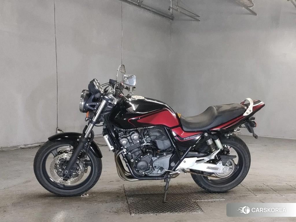 Проданный Honda CB400SF 2010 из Японии, фото 2