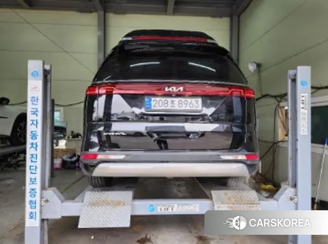 Kia Carnival 4th generation 2023 Черный из Кореи, фото 2