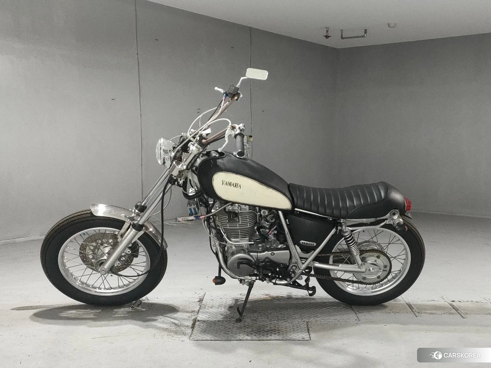 Проданный Yamaha SR 400 2013 из Японии, фото 2
