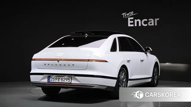 Hyundai Grandeur (GN7) id 3378022 из Кореи 12