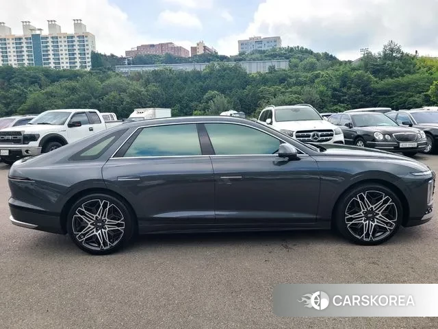 Hyundai Grandeur (GN7) id 3236980 из Кореи 10