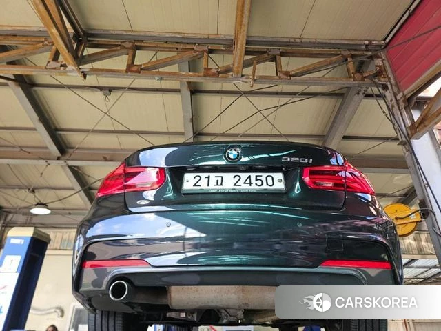 BMW 3 Series (F30) 2018 Черный из Кореи, фото 2
