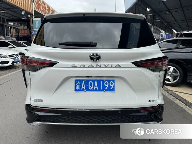 Toyota Grevia id 4260656 из Китая 7