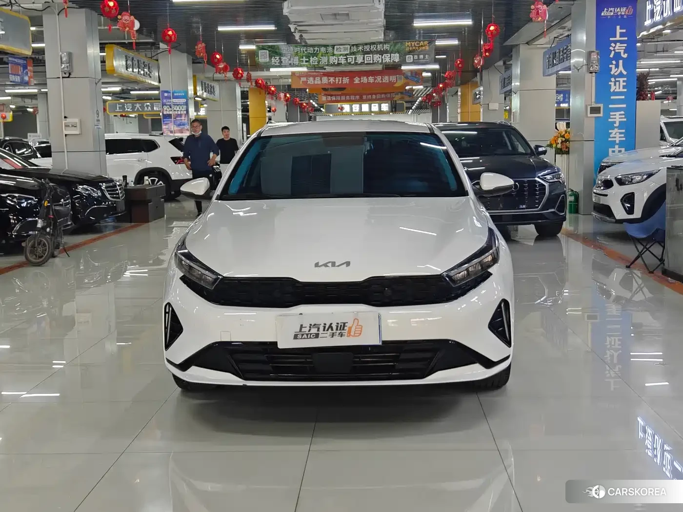 Kia K3 2023 Белый из Китая, фото 2