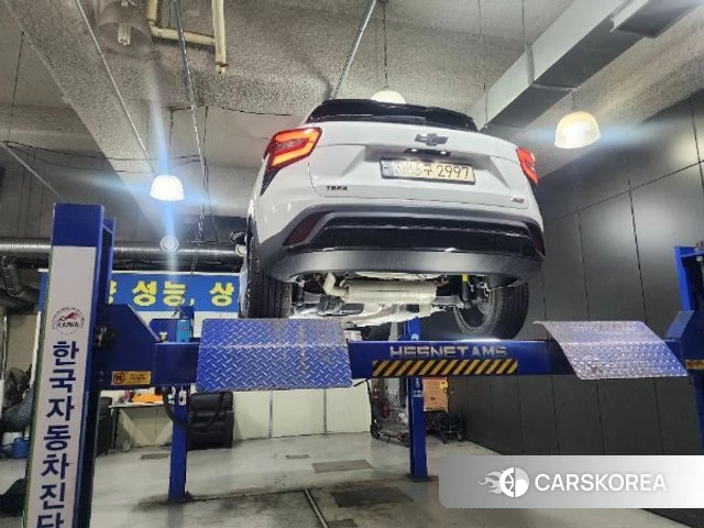 Chevrolet (GM Daewoo) Trax Crossover 2023 Белый из Кореи, фото 2