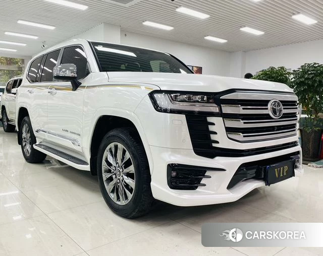 Toyota Land Cruiser (imported) 2025 Белый из Китая, фото 6