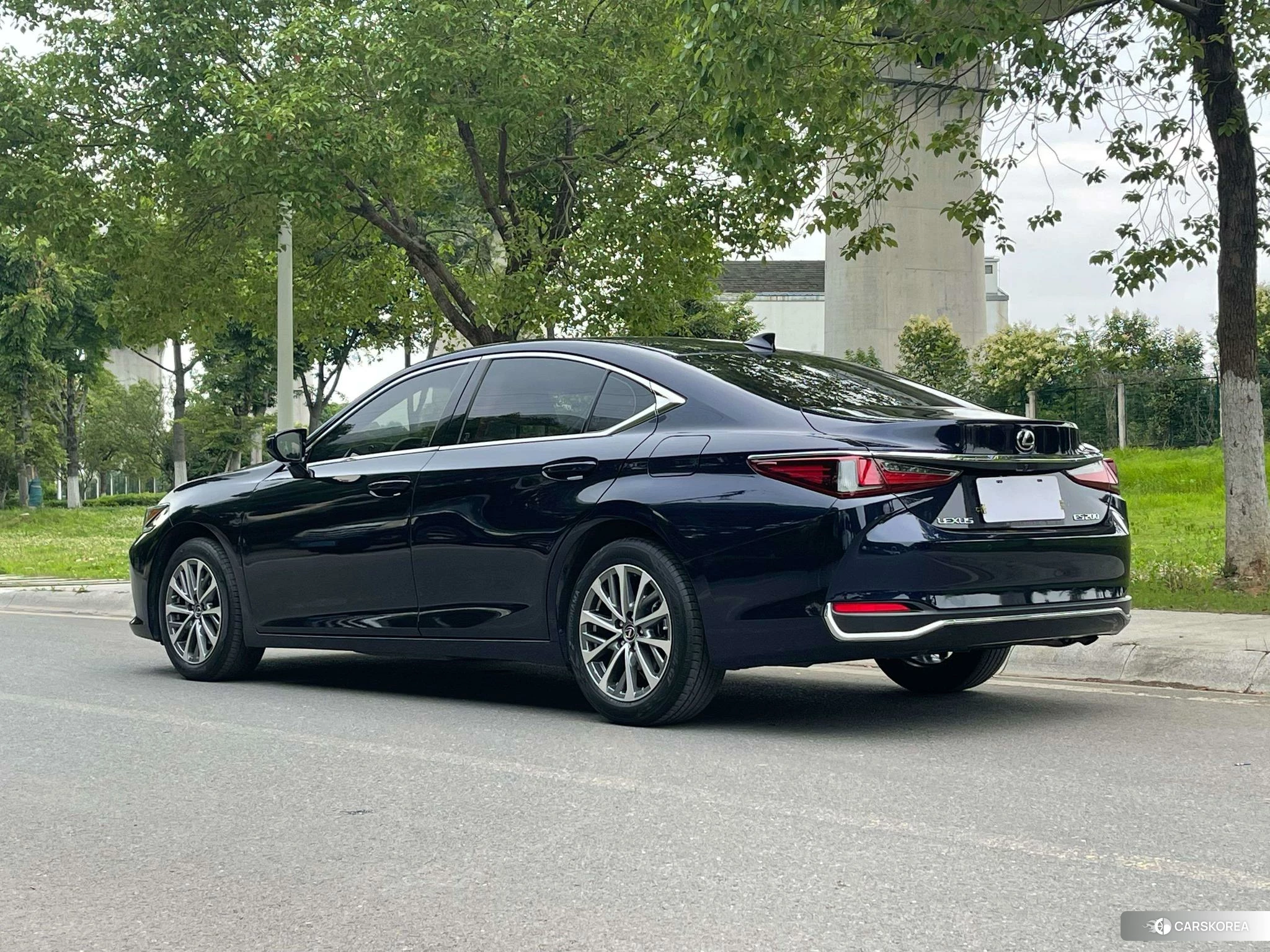 Lexus ES id 4453965 из Китая 12