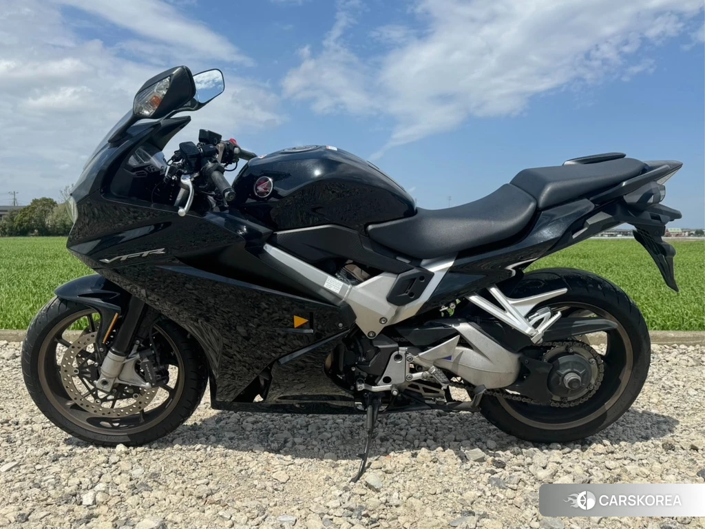 Проданный Honda VFR800F 2014 из Японии