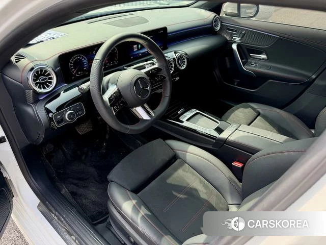 Mercedes-Benz Class A 2025 Белый из Китая, фото 6