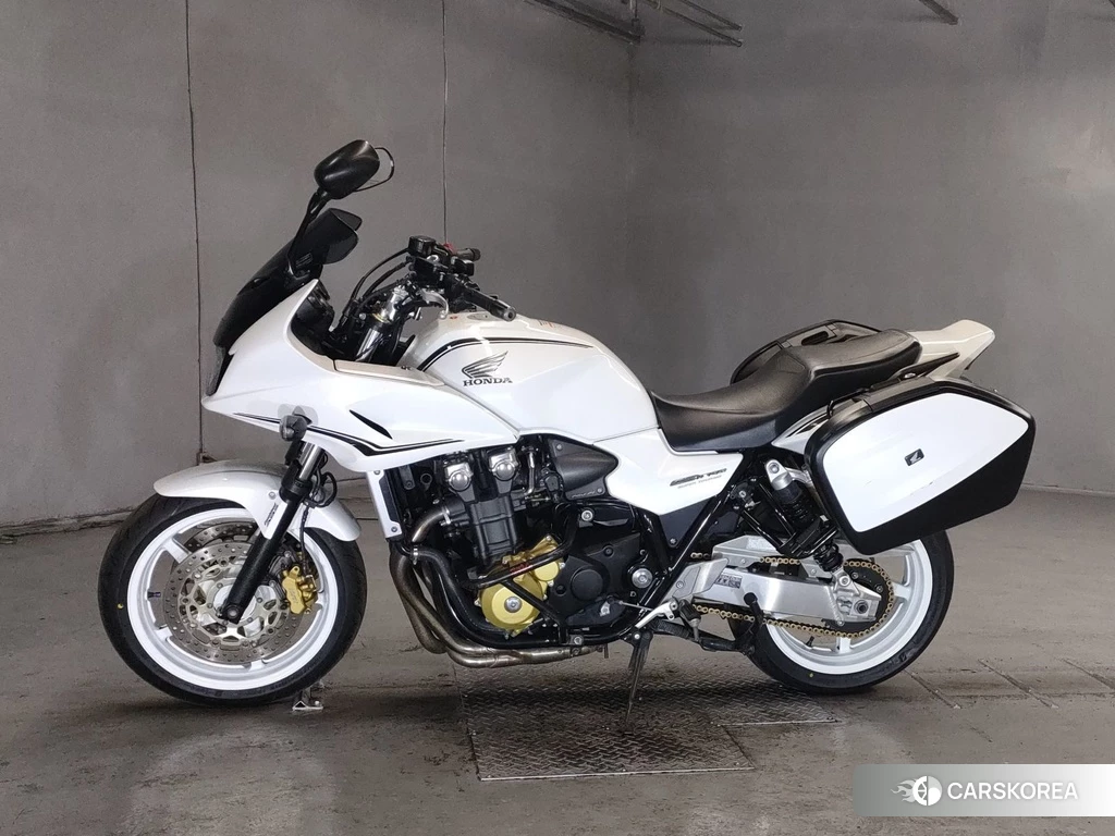 Проданный Honda CB1300ST 2011 из Японии, фото 2