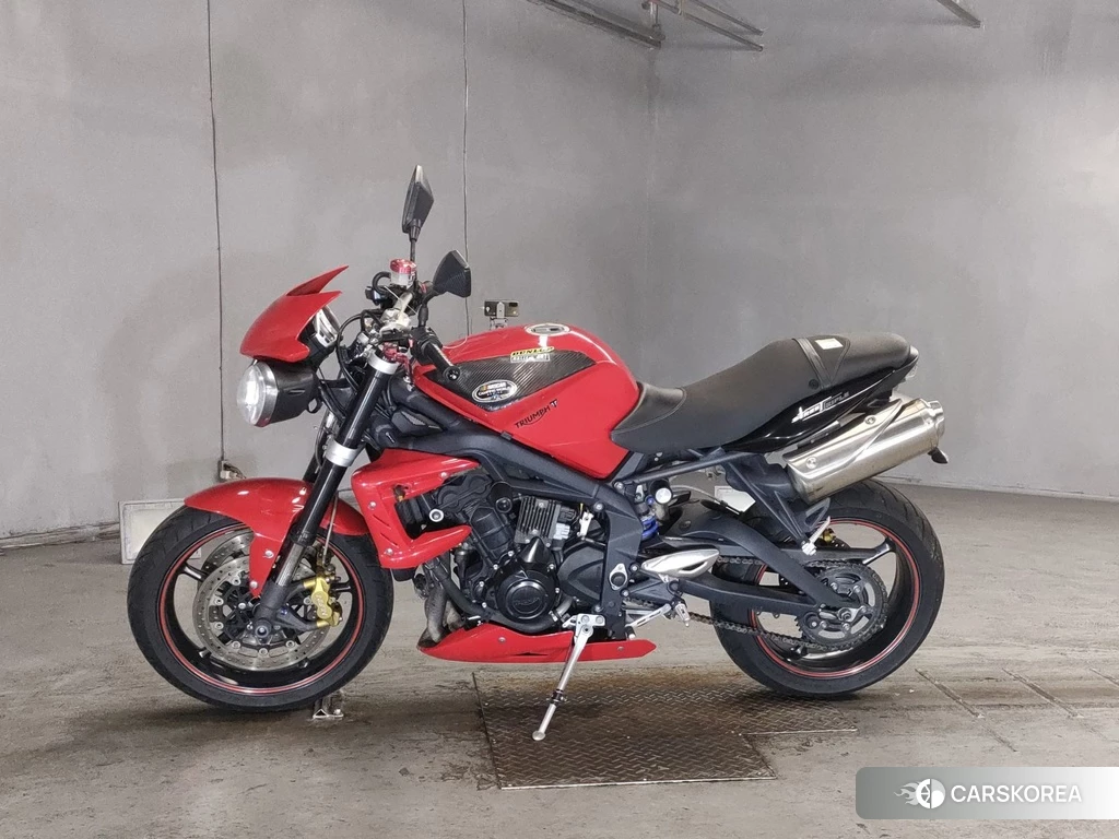 Проданный Triumph STREET TRIPLE R 2012 из Японии, фото 2