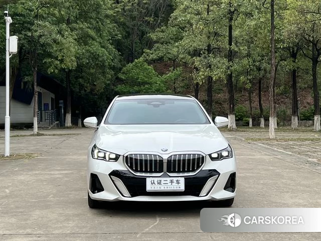 BMW 5 series 2024 Белый из Китая, фото 3
